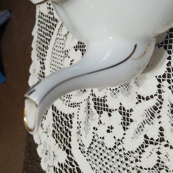 Vintage  Tea pot. - Picture 6 of 9